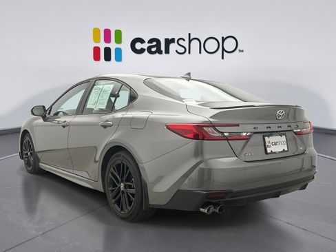 Used 2025 Toyota Camry SE w/ Convenience Package FWD image 3