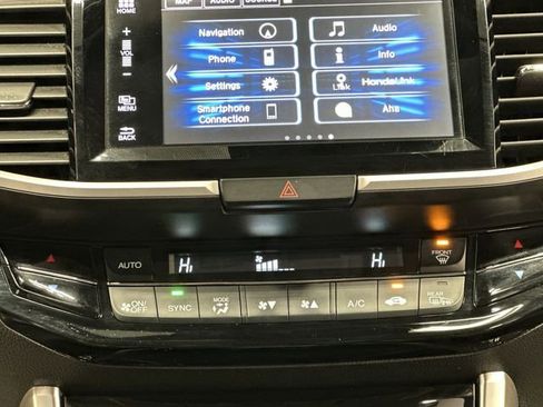 Used 2017 Honda Accord Touring image 16