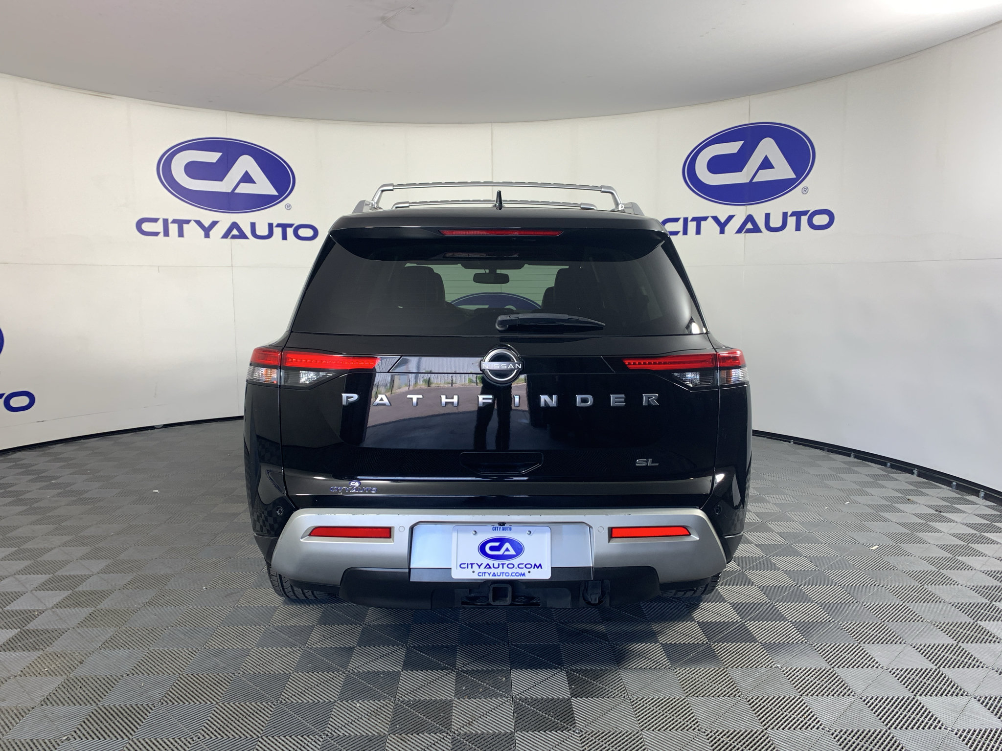 Used 2022 Nissan Pathfinder SL w/ SL Premium Package FWD image 4