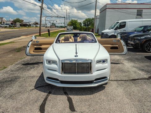 Used 2018 Rolls-Royce Dawn RWD image 21