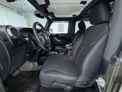 Used 2015 Jeep Wrangler Sport AWD/4WD image 3