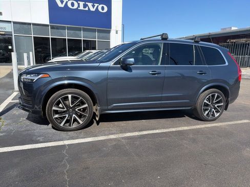 Used 2022 Volvo XC90 T6 Momentum image 1