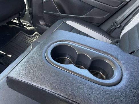 Used 2022 Volkswagen Taos SEL image 13