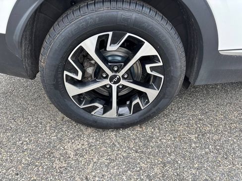 Used 2025 Kia Sportage EX AWD/4WD image 10