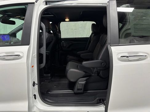 Used 2025 Toyota Sienna XSE FWD image 46