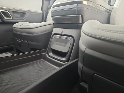 Used 2022 Rivian R1T Launch Edition AWD/4WD image 31
