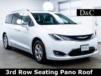 Used 2018 Chrysler Pacifica Limited w/ Advanced Safetytec Group
