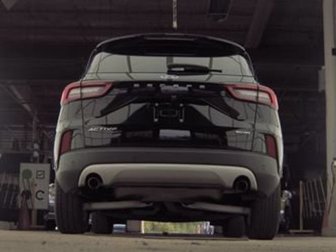 Used 2023 Ford Escape Active w/ Tech Pack #2 AWD/4WD image 7