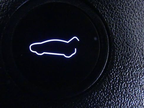 Used 2023 Tesla Model Y AWD image 27