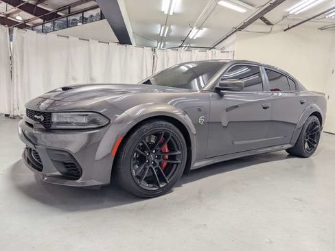Used 2022 Dodge Charger SRT Hellcat w/ Harman/Kardon Audio Group RWD image 5