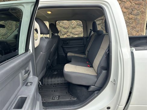 Used 2012 RAM 3500 ST w/ Chrome Appearance Group image 18