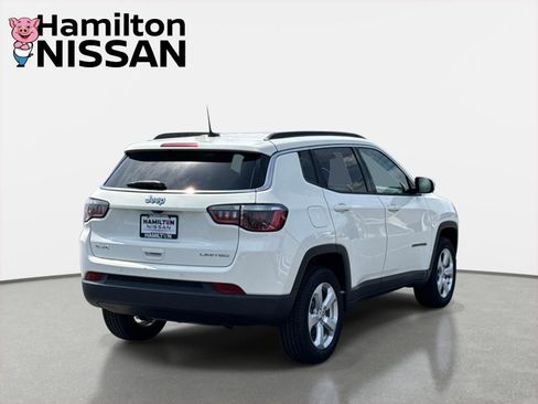 Used 2018 Jeep Compass Latitude w/ Popular Equipment Group AWD/4WD image 2