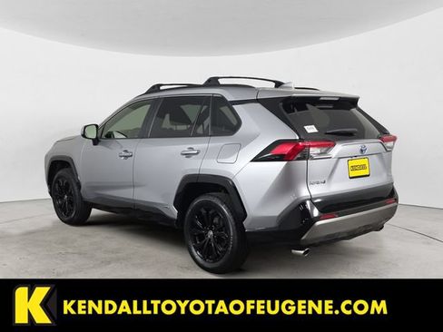 Used 2024 Toyota RAV4 SE w/ Convenience Package AWD/4WD image 7