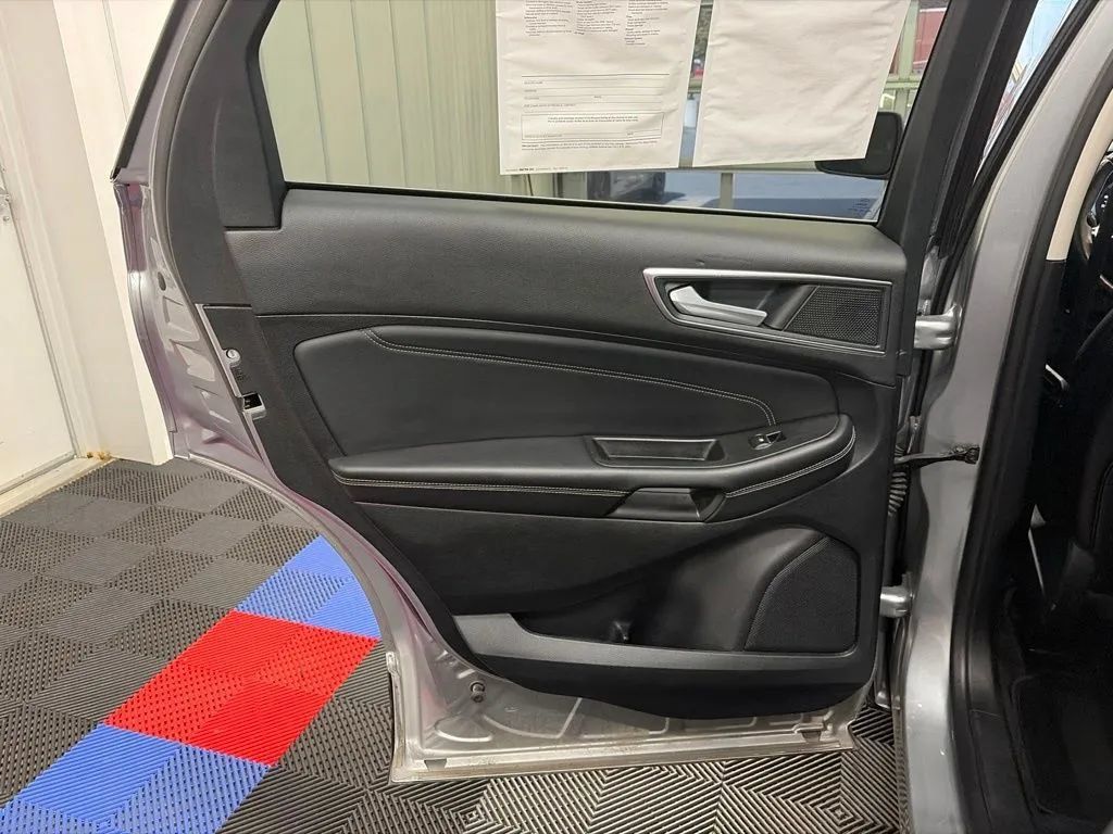 Used 2024 Ford Edge Titanium AWD/4WD image 12