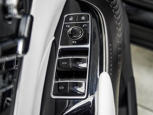 Used 2024 Cadillac Lyriq Sport RWD image 38