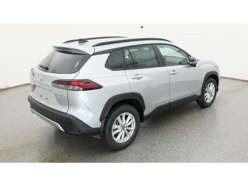 New 2026 Toyota Corolla Cross LE FWD image 5