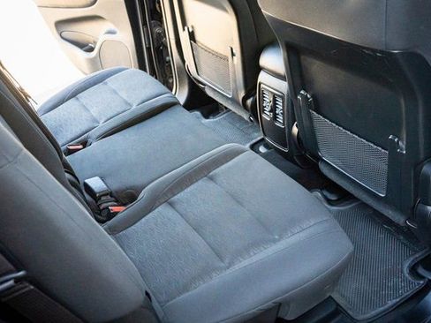 Used 2024 Dodge Durango GT image 33