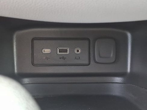 Used 2023 Chevrolet Equinox LT FWD image 11