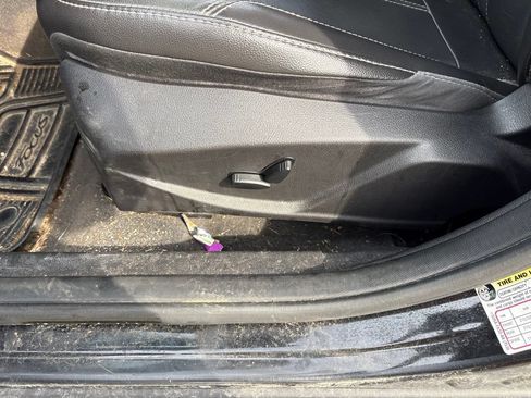 Used 2013 Ford Focus Titanium FWD image 17