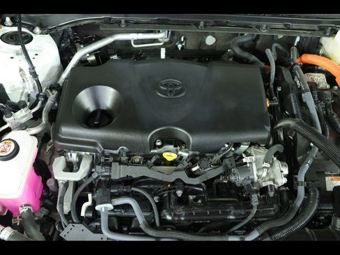 Used 2023 Toyota Crown Limited image 19