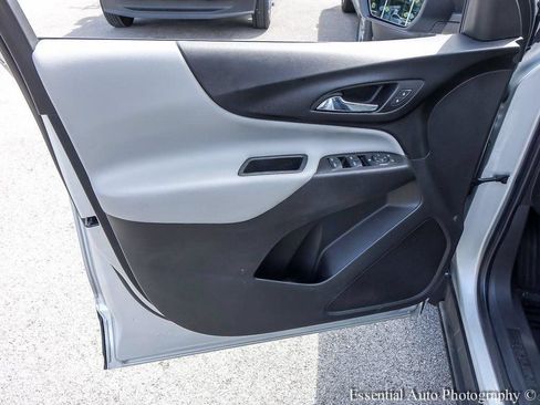 Used 2022 Chevrolet Equinox LS AWD/4WD image 19