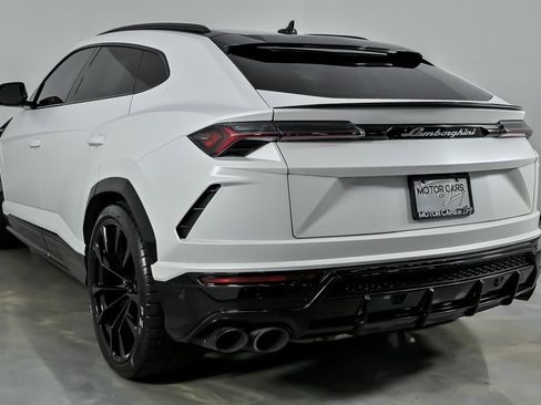 Used 2021 Lamborghini Urus AWD/4WD image 10