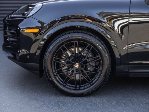 Certified 2026 Porsche Cayenne Coupe AWD/4WD image 14