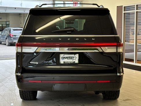 Certified 2022 Lincoln Navigator Reserve image 5