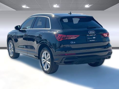 Certified 2025 Audi Q3 2.0T Premium w/ Convenience Package image 3