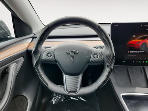 Used 2024 Tesla Model Y Long Range AWD/4WD image 12