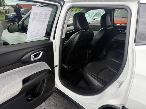 Used 2022 Jeep Compass Latitude w/ Convenience Group AWD/4WD image 11