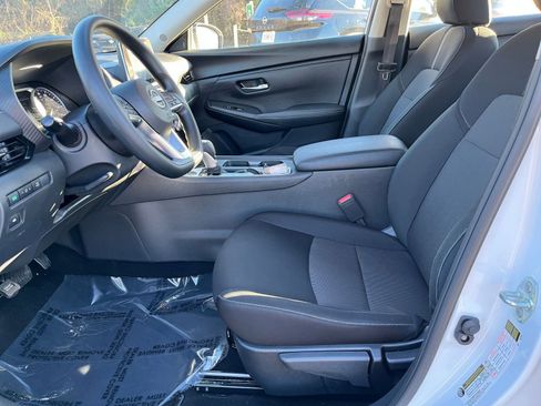 Used 2025 Nissan Sentra SV image 22