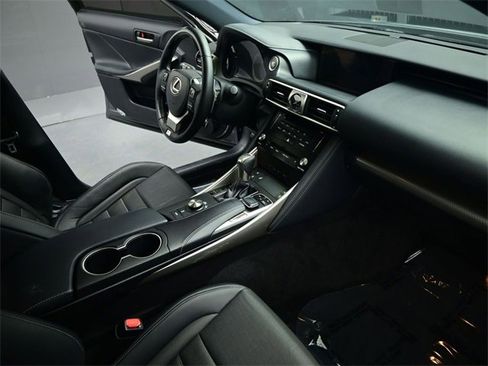 Used 2017 Lexus IS 300 F Sport w/ F Sport Package image 33