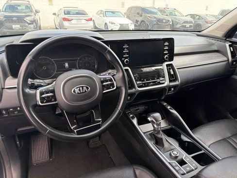 Used 2021 Kia Sorento EX FWD image 18