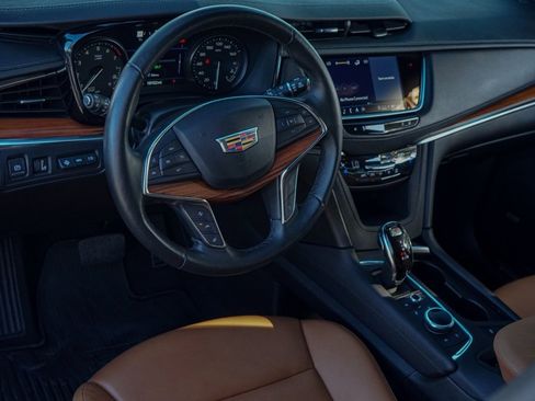 Used 2023 Cadillac XT5 Premium Luxury w/ Technology Package image 9