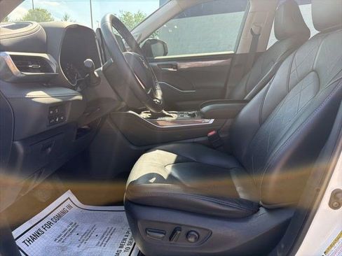 Used 2021 Toyota Highlander Platinum AWD/4WD image 13