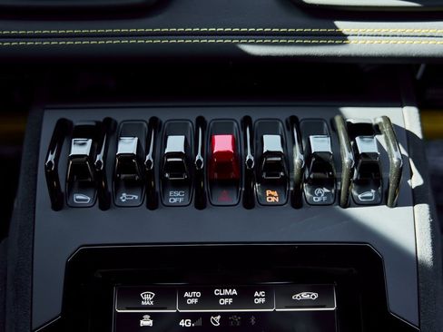 Used 2023 Lamborghini Huracan Tecnica image 70