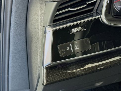 New 2025 Audi Q7 3.0T Prestige image 10