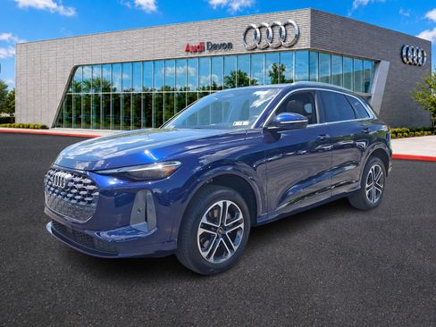 Used 2025 Audi Q5 Premium w/ Convenience Package AWD/4WD image 3
