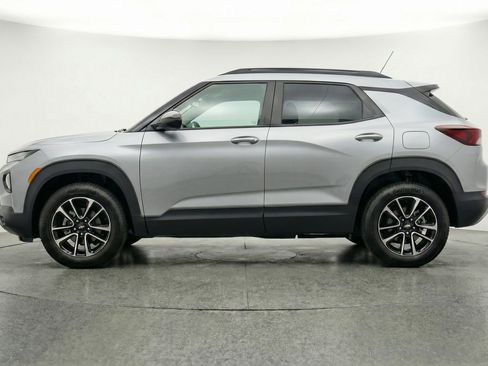 Used 2025 Chevrolet TrailBlazer LT image 5