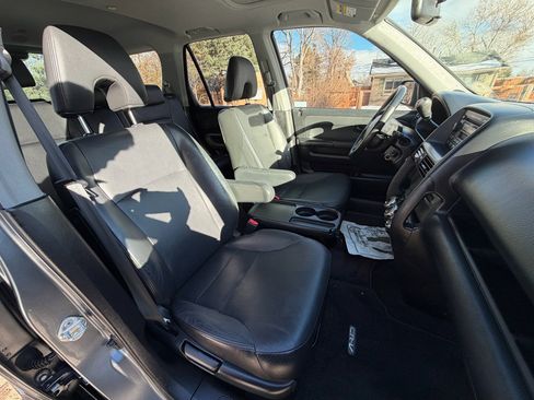 Used 2005 Honda CR-V EX image 18