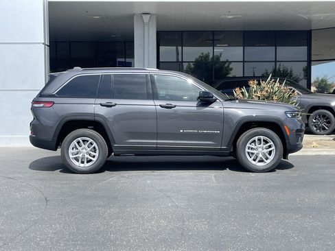 New 2026 Jeep Grand Cherokee Laredo RWD image 3
