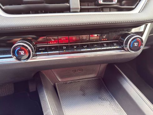 Used 2025 Chevrolet Equinox LT w/ Convenience Package II image 26