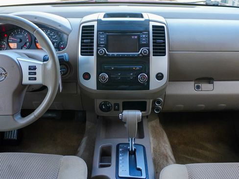 Used 2016 Nissan Frontier SV image 24