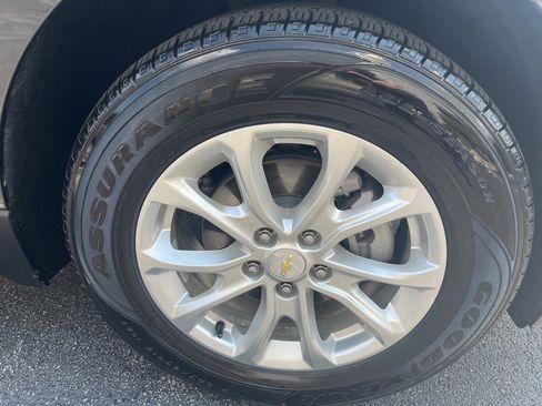 Used 2021 Chevrolet Equinox LS image 9