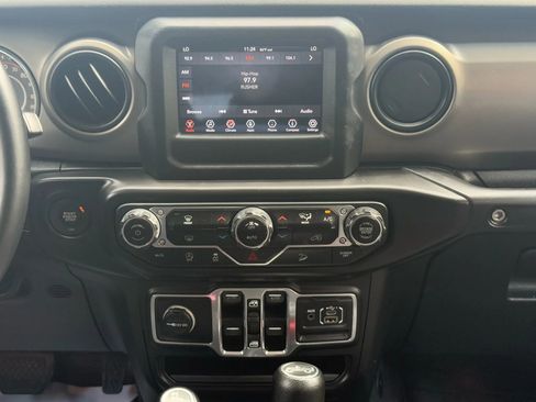 Used 2018 Jeep Wrangler Unlimited Sport S AWD/4WD image 12