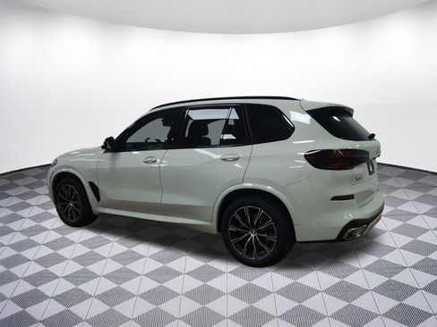 Used 2026 BMW X5 xDrive40i w/ M Sport Package image 3