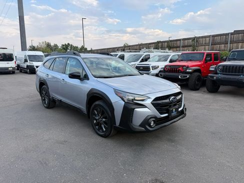 Used 2023 Subaru Outback Onyx Edition AWD/4WD image 11
