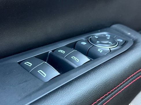 Used 2025 GMC Yukon AT4 Ultimate AWD/4WD image 22