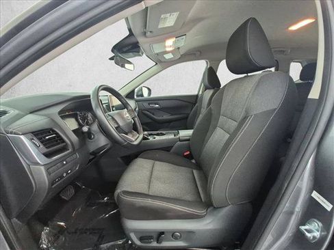 Used 2025 Nissan Rogue SV FWD image 15